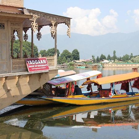 Yadgaar Houseboats Hotel Srīnagar Buitenkant foto