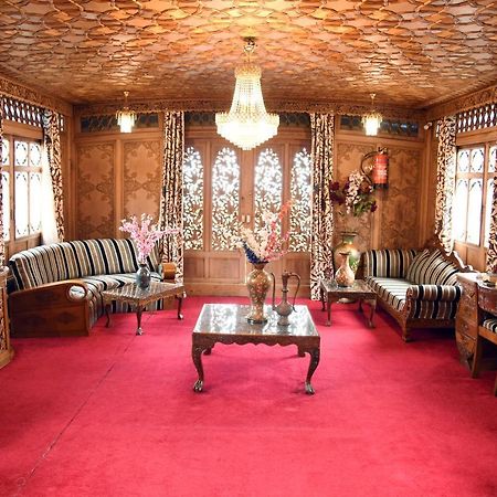 Yadgaar Houseboats Hotel Srīnagar Buitenkant foto