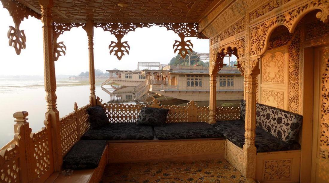 Yadgaar Houseboats Hotel Srīnagar Buitenkant foto